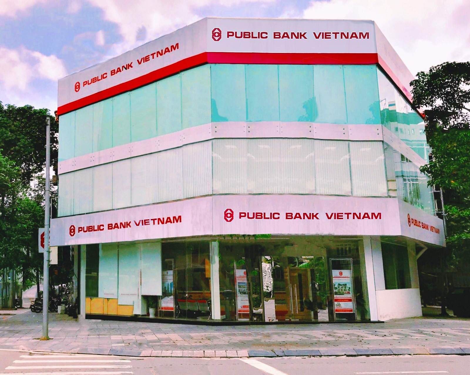 Gio lam viec cua Ngan Hang Public Bank1